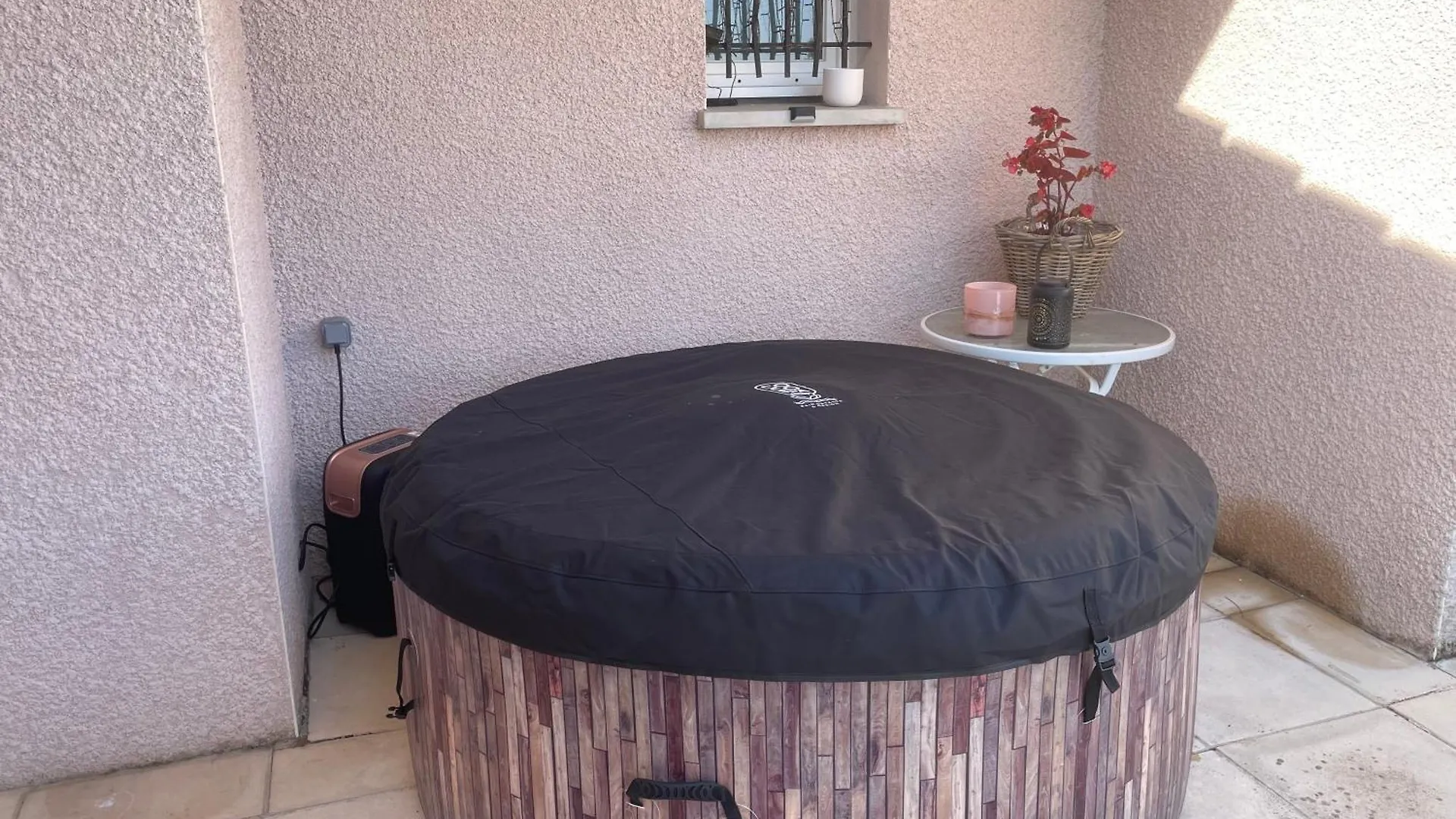 Maison Entiere 4 Lits 8 Pl Avec Jacuzzi Proche Du Safari De Peaugres Anneyron Bed & Breakfast
