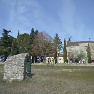 Les Loups Dans La Bergerie Couette-café