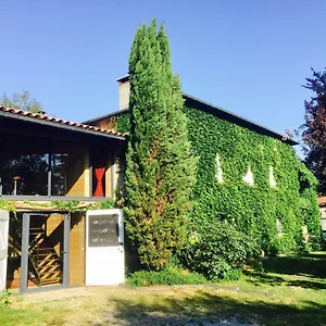  Homestay Magnificent Renovated Farmhouse - 10 Min A7 -